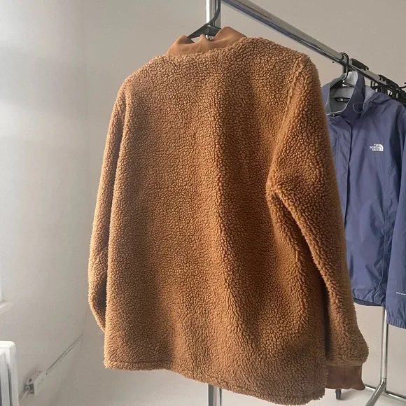 Levi’s brown Sherpa jacket. - Picture 3 of 5